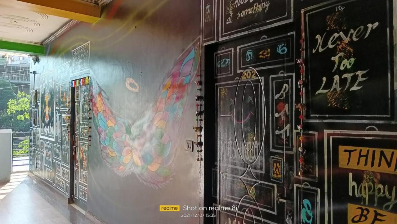 Orchid Hostel And Hotel Tapovan Экстерьер фото